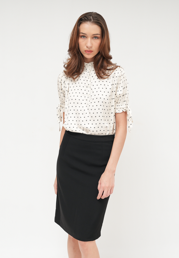 Women'S Cream Polkadots Short Sleeved Blouse