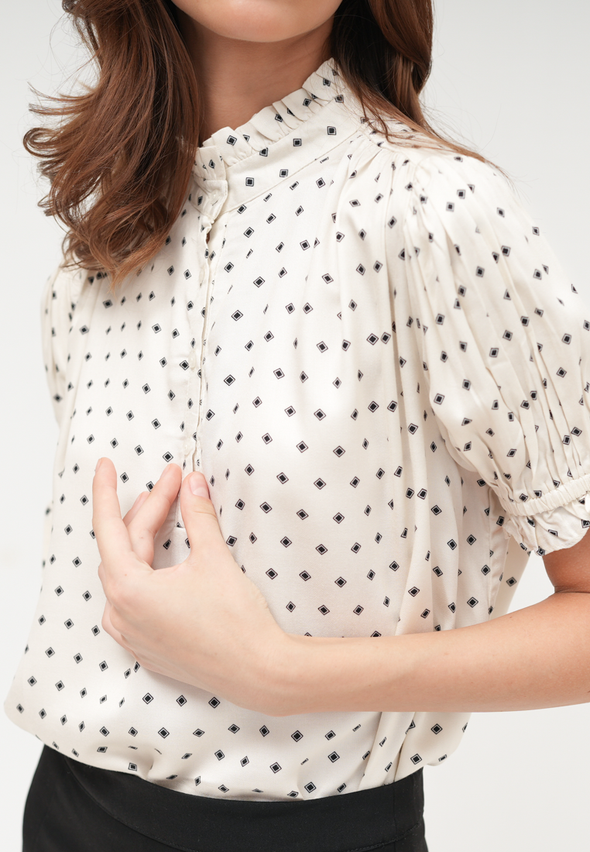 Women'S Cream Polkadots Short Sleeved Blouse