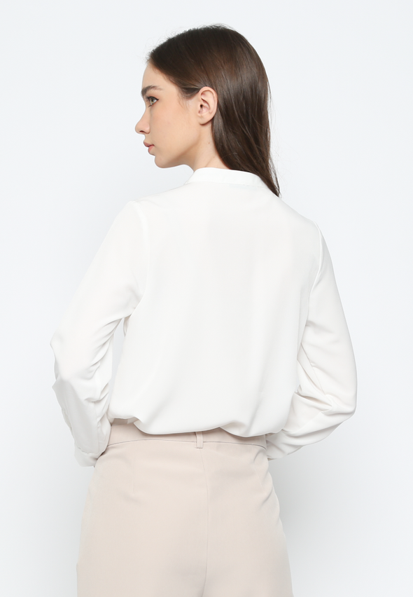 Women'S White Bow-Tie Shirt