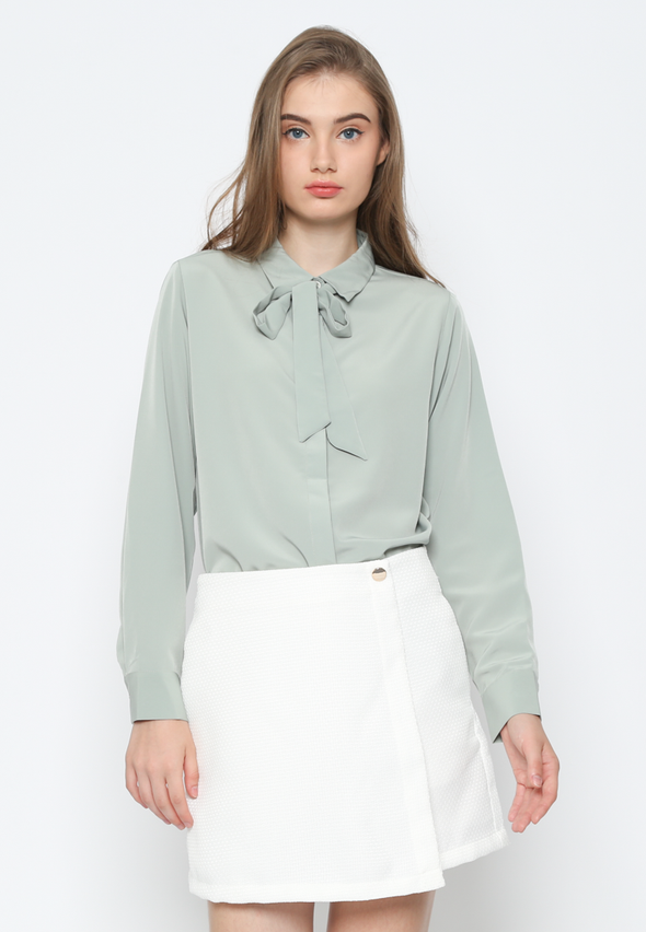 Women'S Plain Green Bowtie Blouse