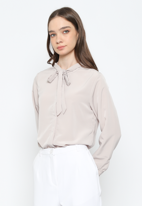 Women'S Cream Bow-Tie Shirt