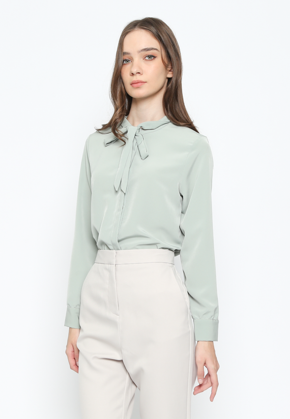 Women'S Green Bow-Tie Shirt