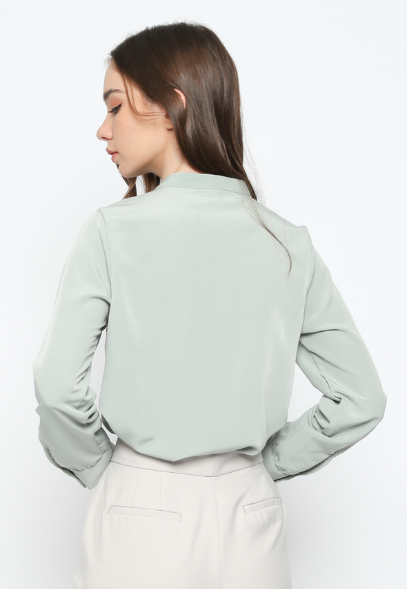 Women'S Green Bow-Tie Shirt