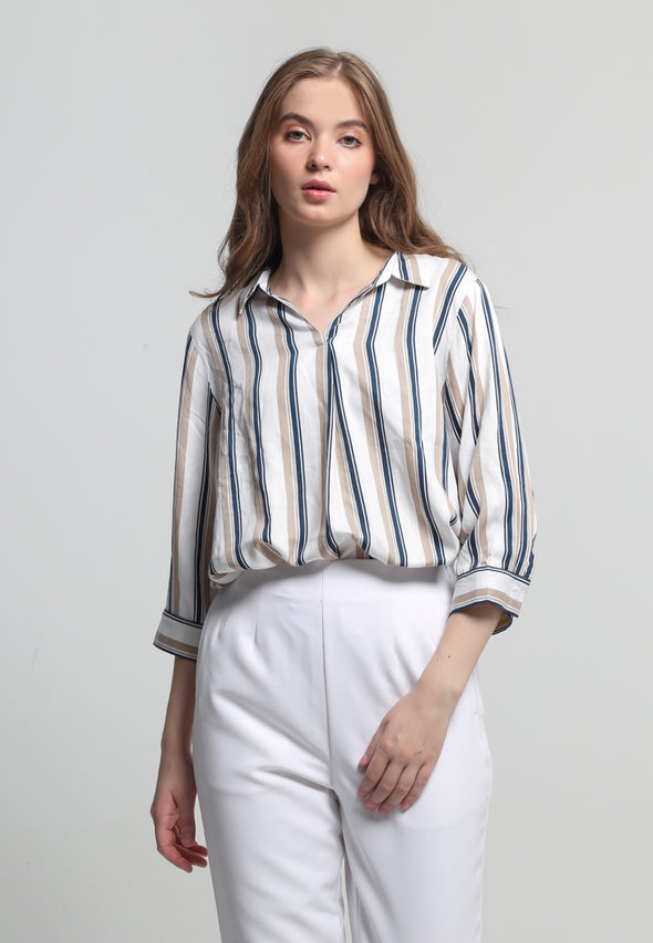 Green V-Neck 3/4 Sleeve Shirt