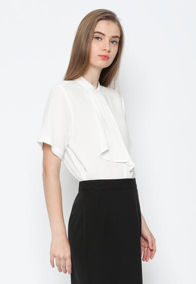 Women'S White Short Sleeve Blouse With Layer Collar