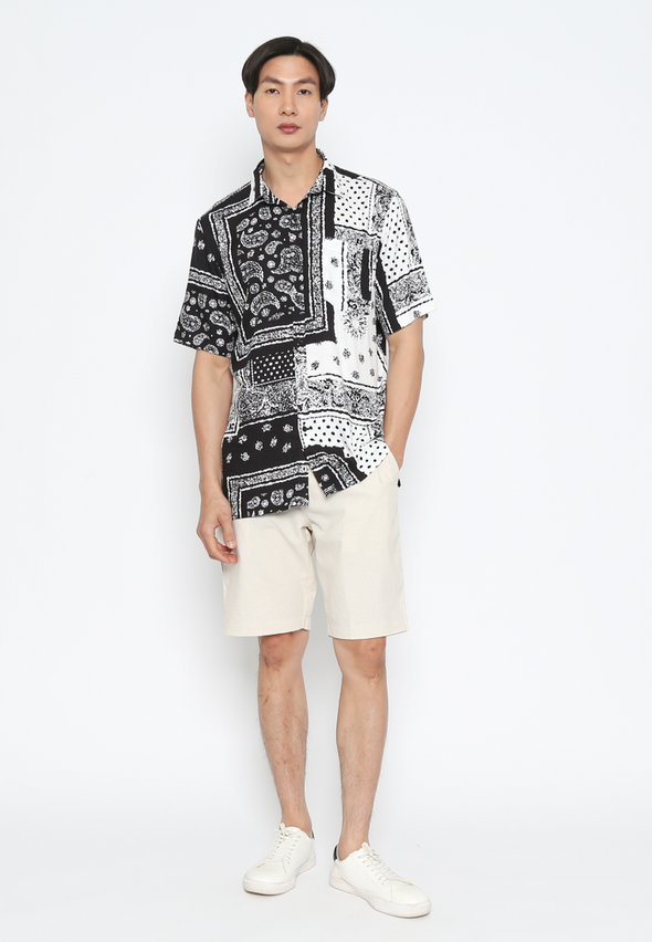 Black And White Men's Short Sleeve Collared Shirt