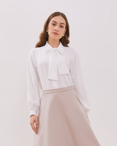 Women's White Long-Sleeved Blouse