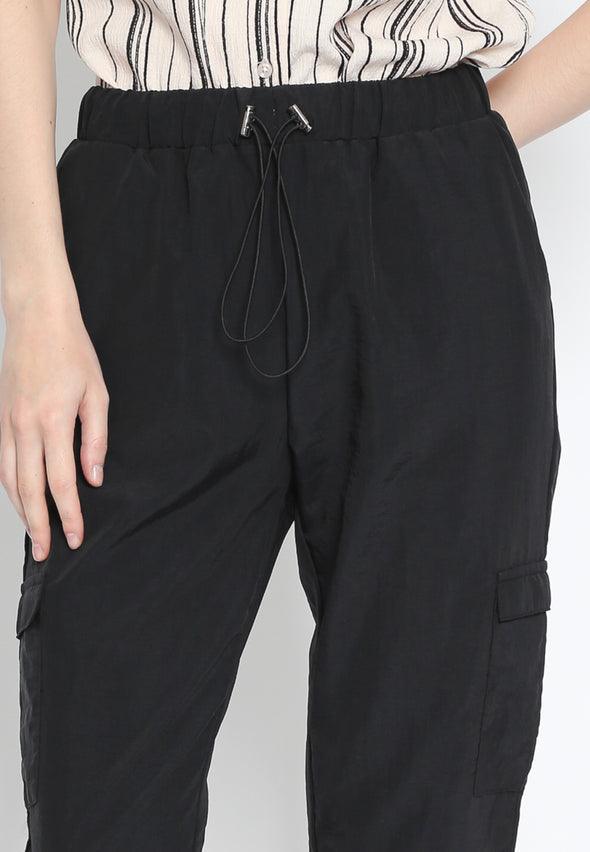 Black Highwaist Pants With Belt Detail